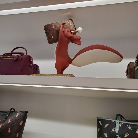 Meet your Posher, Lindsey - Picture 1 of 1